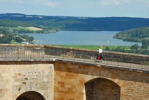 Camping Hautoreille. Etape Langres. Haute Marnes. proche autoroute. route du soleil. ouvert en hiver. calme. arboré. caravanes a louées. emplacement dur . nature. randonnées. Restaurant camping Hautoreille. Pays des 4 Lacs. Baignade. Lacs. pêche. activités nautiques fleurs. jardin. Tourisme vert. Hautoreille-camping. Langres-etappe. Haute Marnes. dichtbij autoweg. weg van de zon. geopend in de winter. rust. gehesen. de woonwagens heeft gehuurd. harde plaats. natuur. tochten. Restaurant camping Hautoreille. Land van de 4 Meren. Baden. Meren. Groen toerisme. Hautoreille camp-site. Langres stage. Haute Marnes. close motorway. road of the sun. opened in winter. calm. raised. caravans rented. hard site. nature. excursions. Restaurant Hautoreille camp-site. Country of the 4 Lakes. Bathe. Lakes. Country holidays. Hautoreille-Camping. Langres-Etappe. Haute Marnes. nah Autobahn. Straße der Sonne. offen im Winter. Ruhe. zur Schau getragen. Wohnwagen hat gemietet. harter Ort. Natur. Ausflüge. Restaurant Camping Hautoreille. Land der 4 Seen. Baden. Seen. Grüner Tourismus.